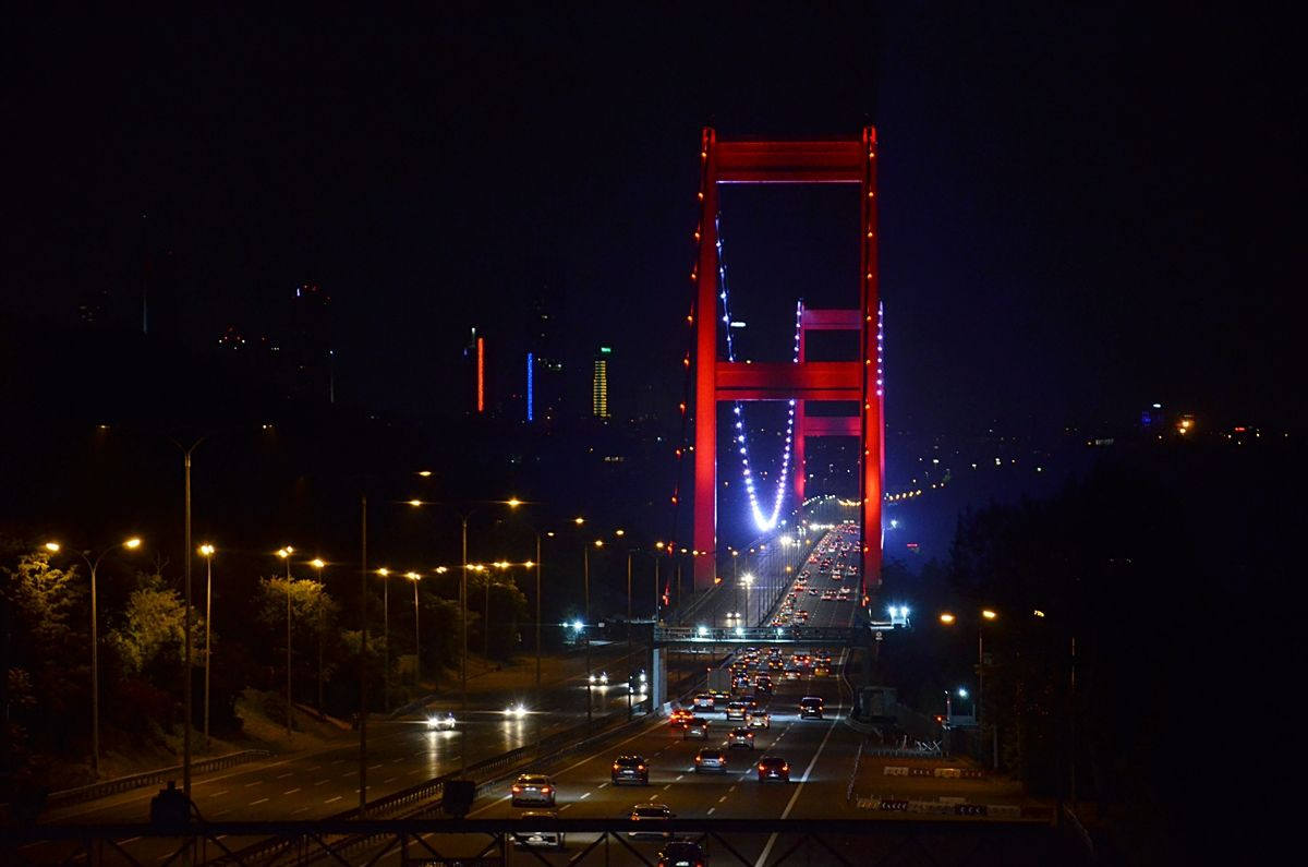 İstanbul'da kısıtlamanın kalkmasıyla ana arterlerde araç yoğunluğu yaşandı