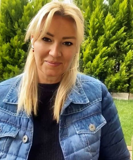 Pınar Altuğ eşi Yağmur Atacan ile aşka geldi! 'Hep başbaşa verelim biz seninle'