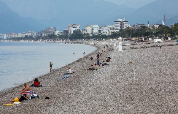 Deniz ve plaj yasağı kalktı! Sağlık Bakanlığı yeni plaj ve deniz kurallarını tek tek açıkladı