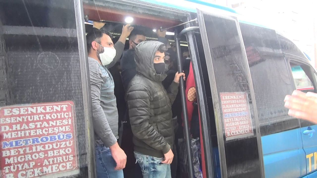 İstanbul normalleşmeye anormal başladı duraklar ve minibüsler doldu