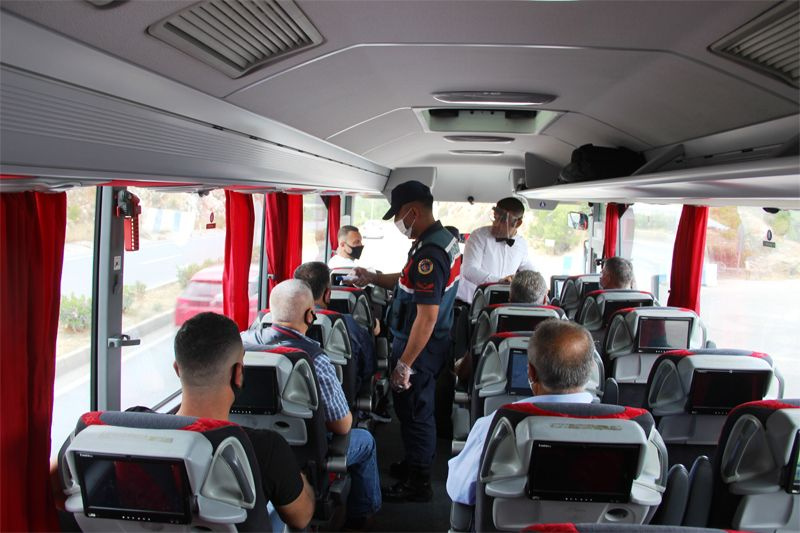 Antalya ve Bodrum'da kırmızı alarm! 34 ve 06 plaka akını kuyruk yaptı