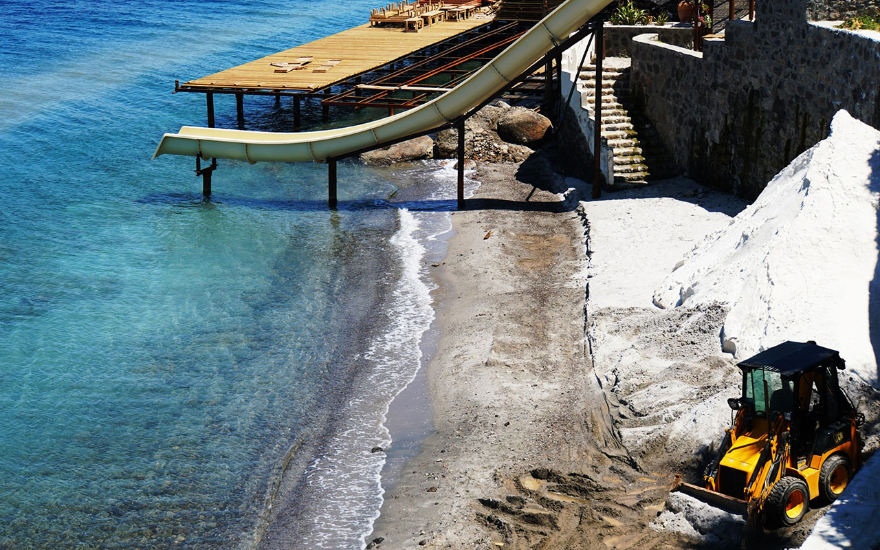 Bodrum sahillerini mermer tozuyla Maldivlere çevirmeye çalıştılar