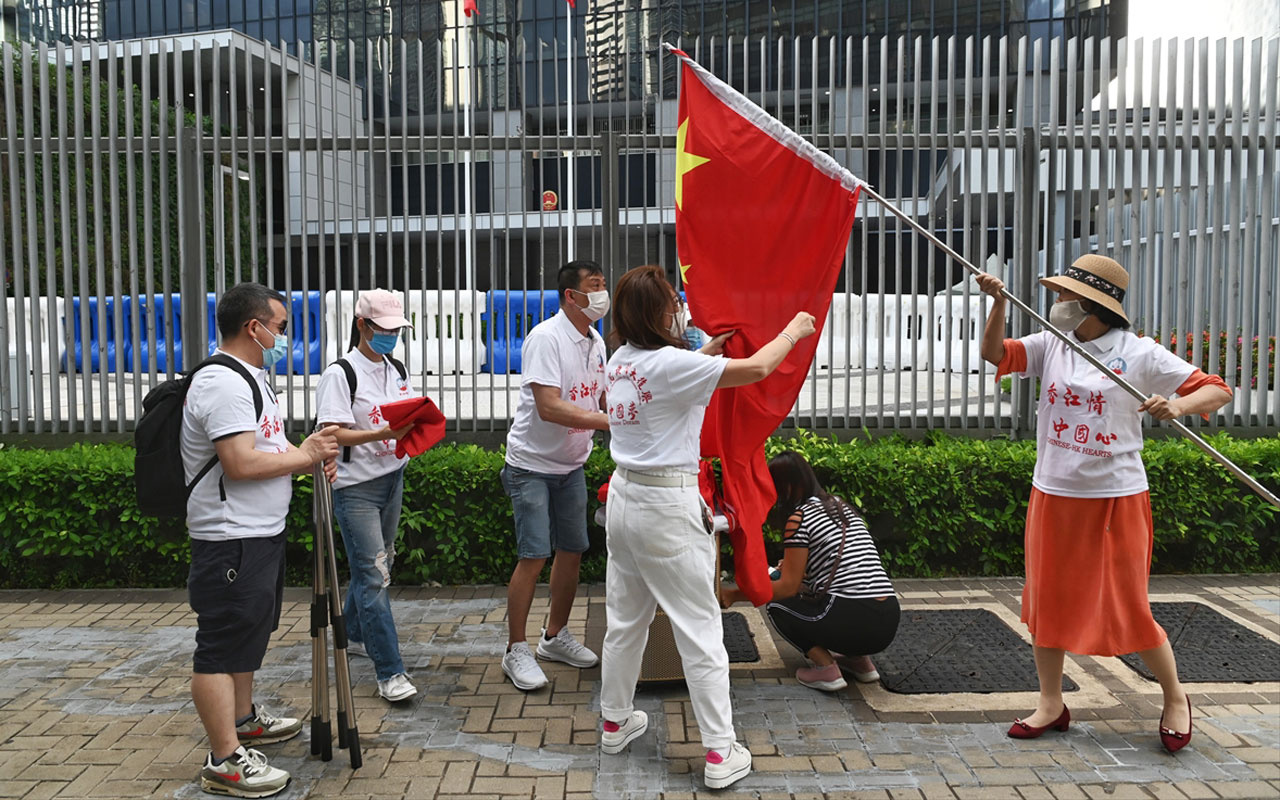 Hong Kong meclisinde Çin Milli Marşı tasarısı gerginliği