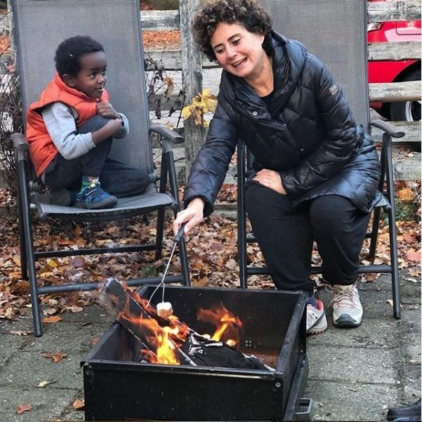 Esra Akkaya oğlu Can Alex ile paylaşım yaptı 'Rengini sevdiğim evladım!'