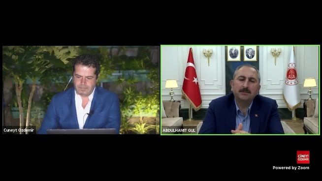 Cüneyt Özdemir'e konuk olan Adalet Bakanı Gül'e Demet Akalın'dan soru