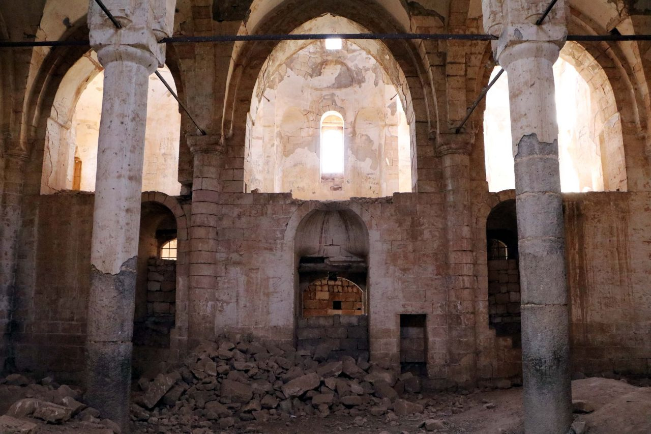 Şanlıurfa'da tarihi kiliseyi harabeye çevirdiler! Köylüler şikayetçi