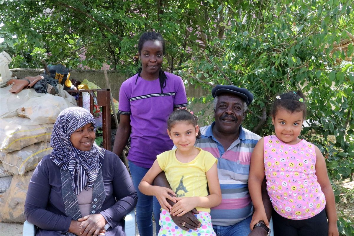 Ege'de Afro-Türklerin ilginç hayatı! Beyaz bir torunu var