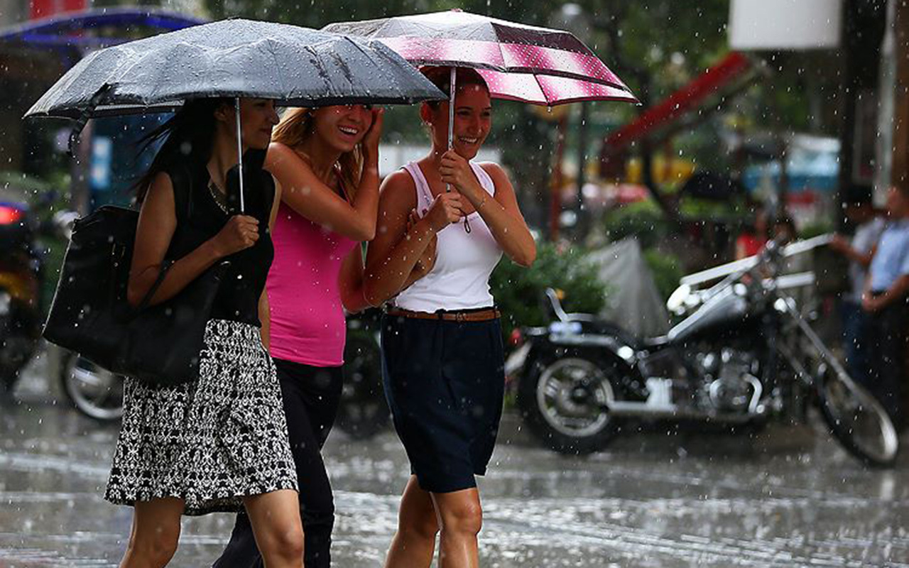 İstanbul için AKOM'da acil sağanak yağış ve su baskını uyarısı