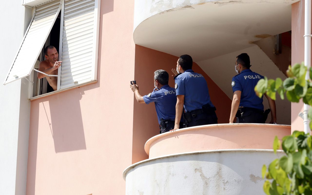 Antalya'da pencereden ne var ne yok attı Özel Harekat etkisiz hale getirdi