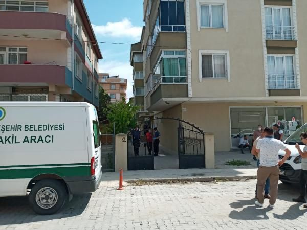 Tekirdağ'da kadın cinayeti karısının boğazını keserek öldürdü
