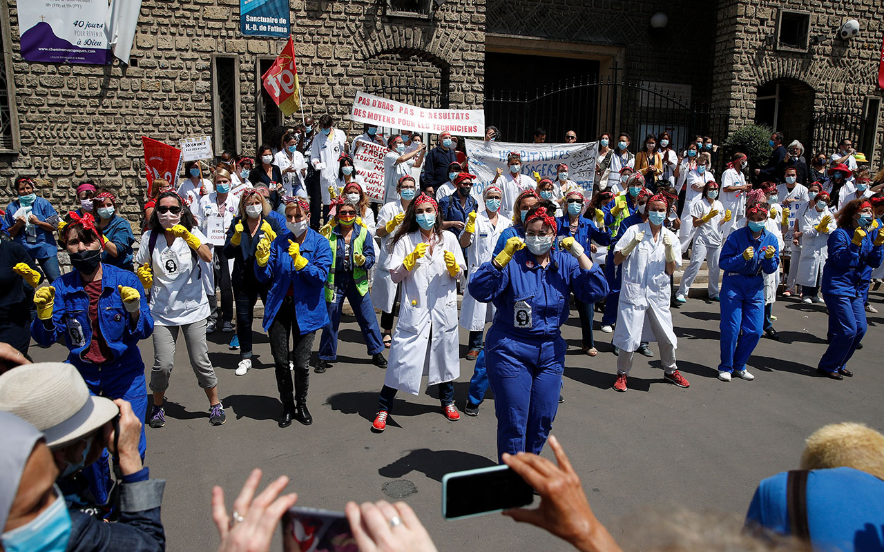 Fransa’da sağlık çalışanlarından “danslı” protesto