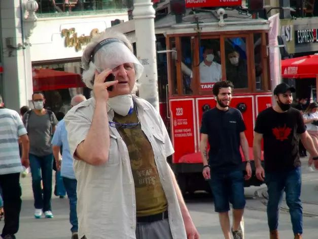 İstanbul'da maske rezaleti! Maskesiz sokağa çıkmıyorlar ama...