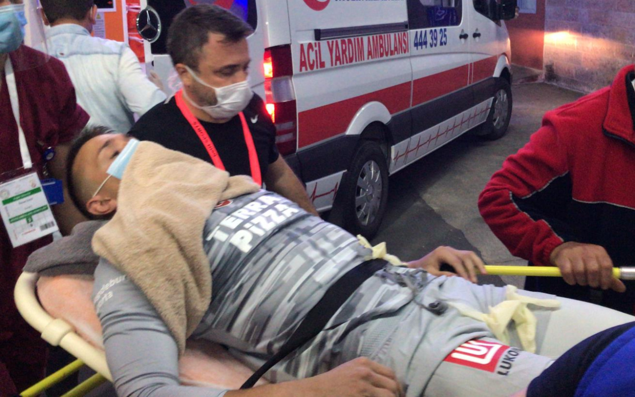 Galatasaray'da Muslera'nın sağ ayak tibia ve fibula kemiklerinde kırık tespit edildi