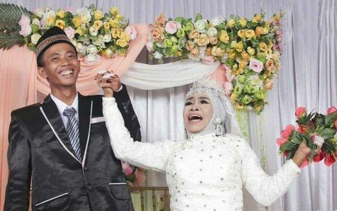 65 yaşındaki kadın evlat edindiği 24 yaşındaki gençle evlendi