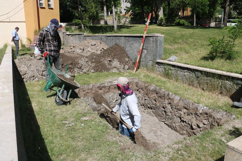 Avrupa'da 1200 kiliseye adı verildi Sivas'ta mezarının tespiti için kazılar başladı
