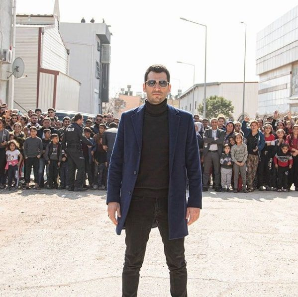 Show TV Ramo dizisinin yıldızı Murat Yıldırım'dan hayranlarına jest