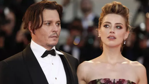 Johnny Depp'ten Elon Musk Amber Hard ve Cara Delevingne için üçlü ilişki iddiası