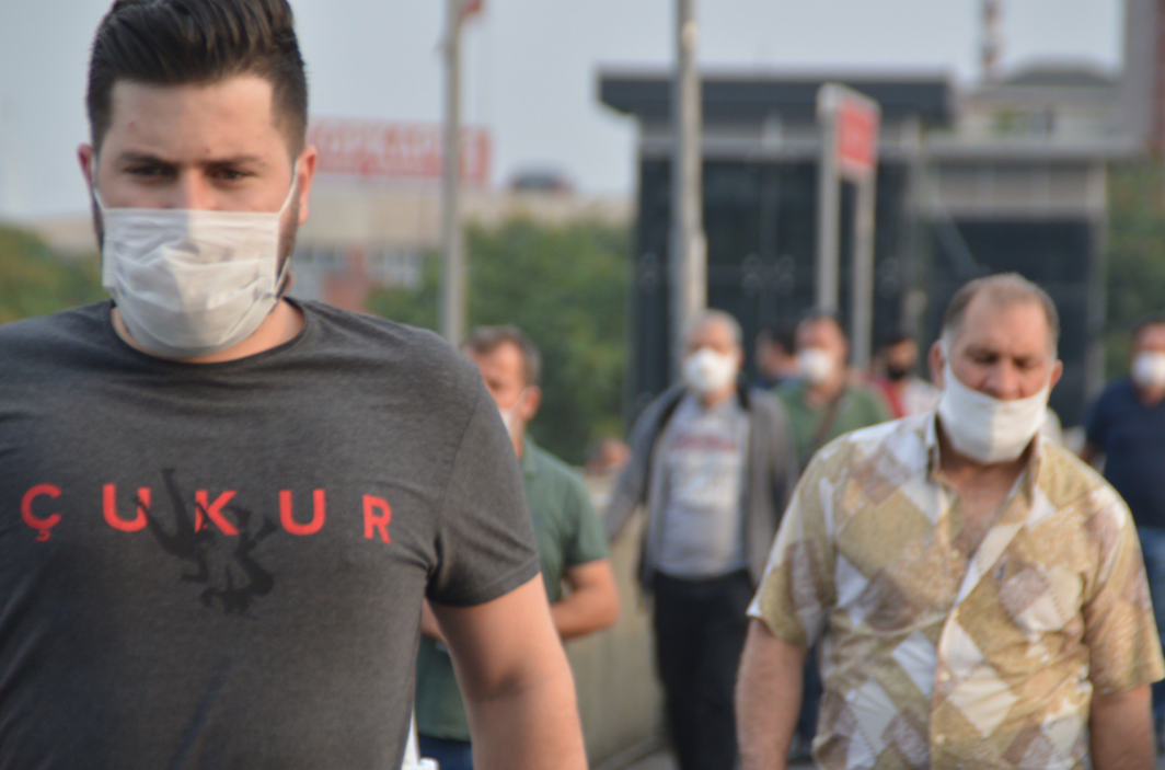 İstanbul'da maskesiz sokağa çıkma yasağı sonrası ilk gün dikkat çeken kareler