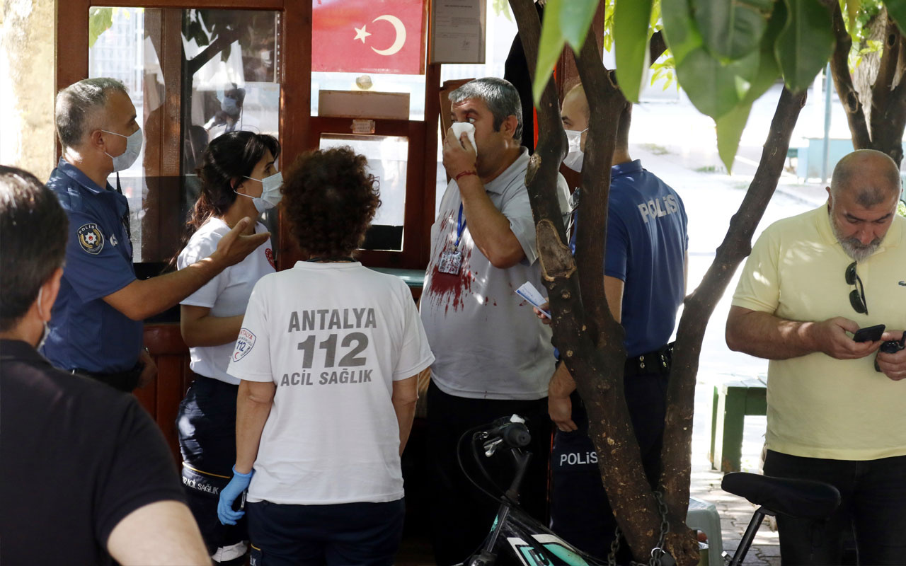Antalya'da madde bağımlısı camiye girmeye çalıştı! Güvenlik görevlisini yaraladı