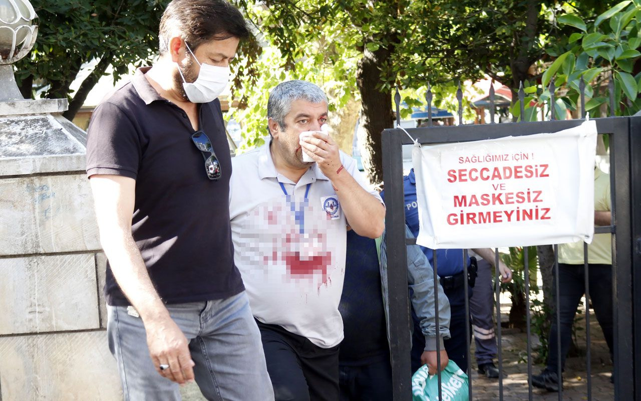 Antalya'da madde bağımlısı camiye girmeye çalıştı! Güvenlik görevlisini yaraladı
