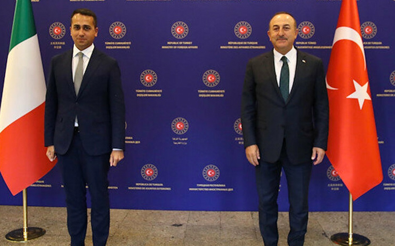 Mevlüt Çavuşoğlu'dan İtalyan mevkidaşı ile ortak basın toplantısı