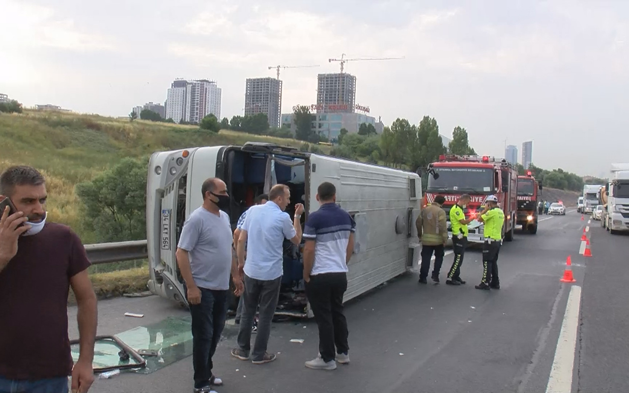 Hadımköy'de minibüs devrildi çok sayıda yaralı var
