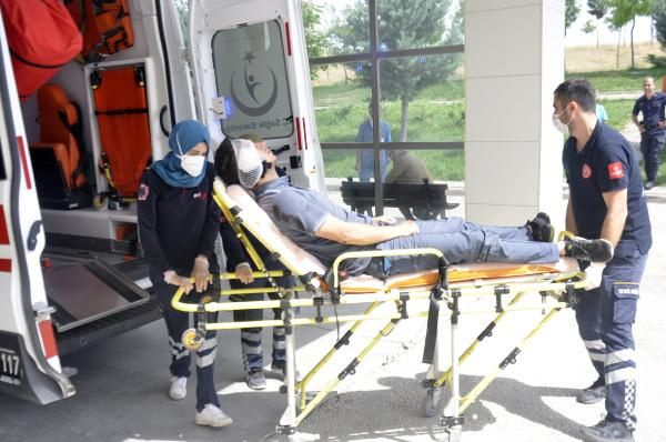 Karaman'da bir kişi tartıştığı postacının kulağını ısırarak kopardı
