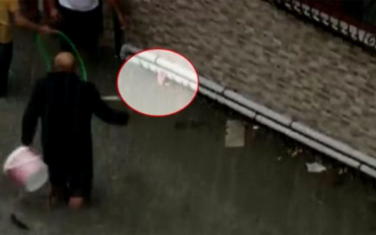 İstanbul Esenyurt’ta su basan bodrum katta dehşete düşüren görüntüler