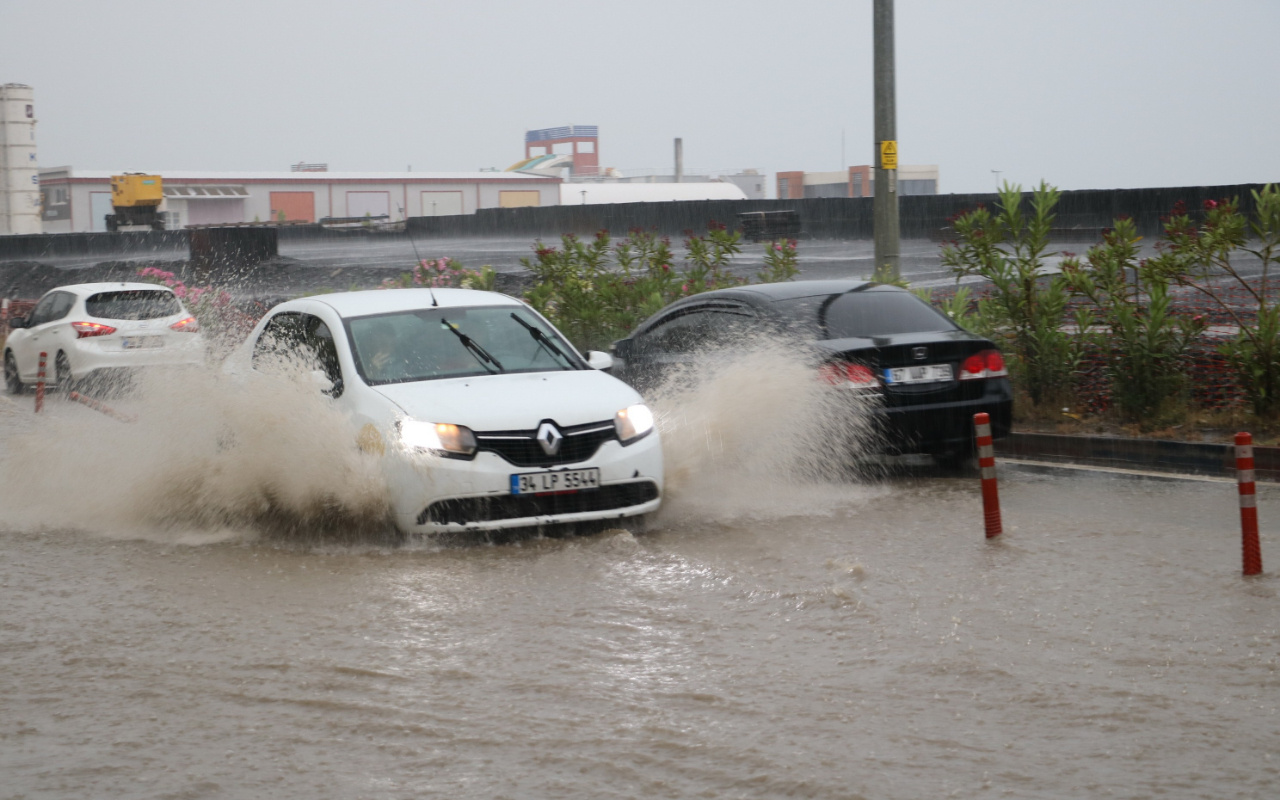 İstanbul dahil 10 il için kuvvetli yağış uyarısı! Bu saatlere dikkat