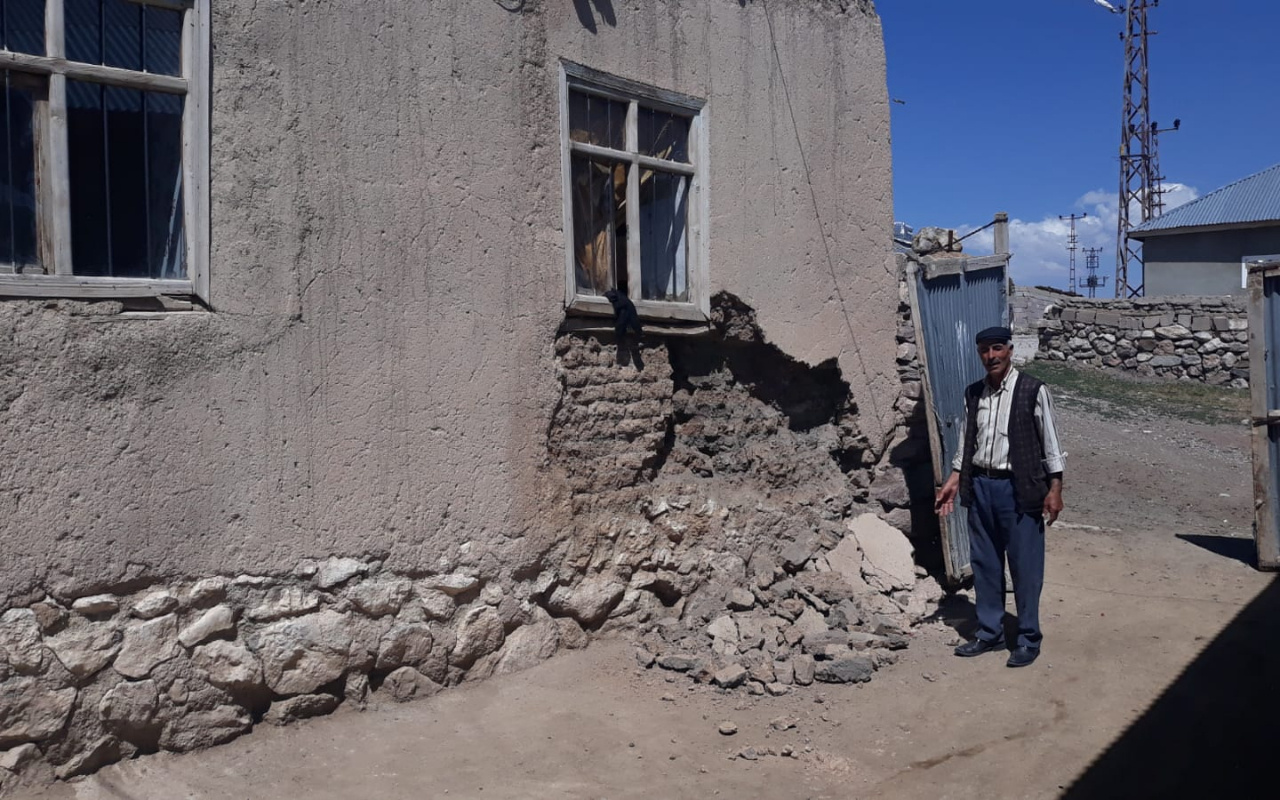 Van'ın Özalp ilçesinde 5,4 büyüklüğünde deprem! AFAD ve Kandilli açıkladı