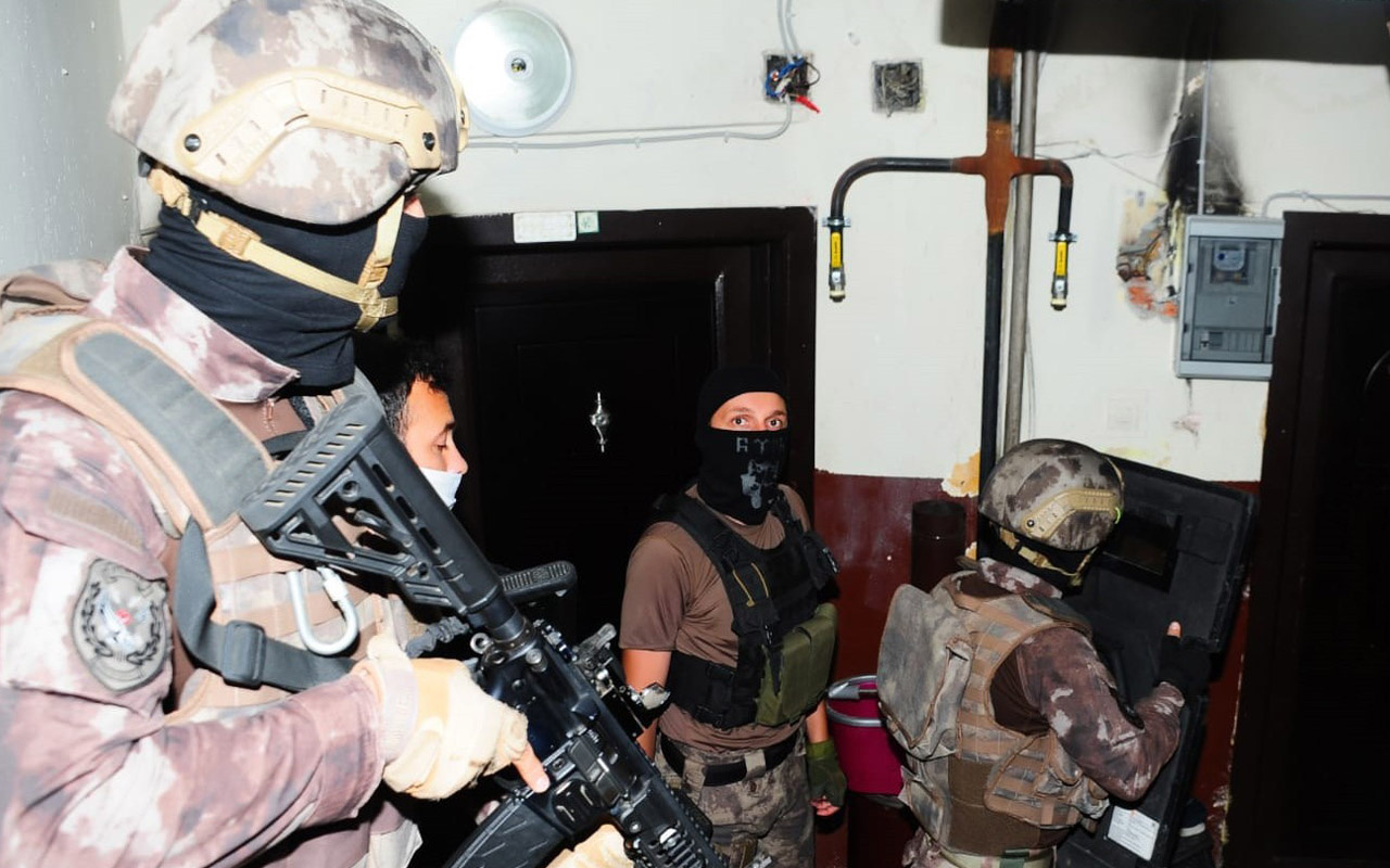 Kocaeli'de polis tam teçhizat operasyon yaptı 25 suçlu gözaltına alındı