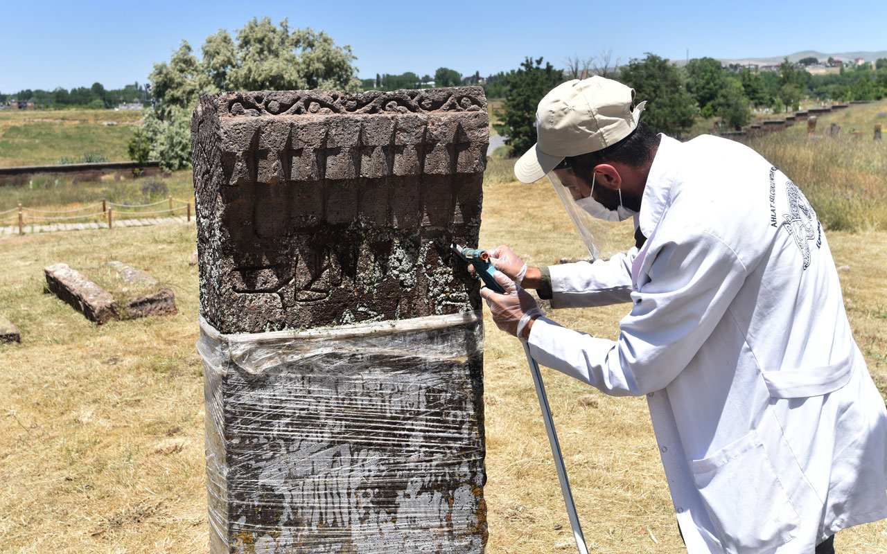 Ahlat Selçuklu Mezarlığı'nda kazı çalışmalarına başlandı