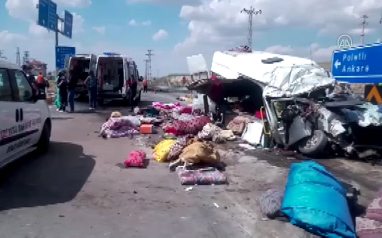 Konya'da katliam gibi kaza! Minibüs ile TIR kafa kafaya çarpıştı