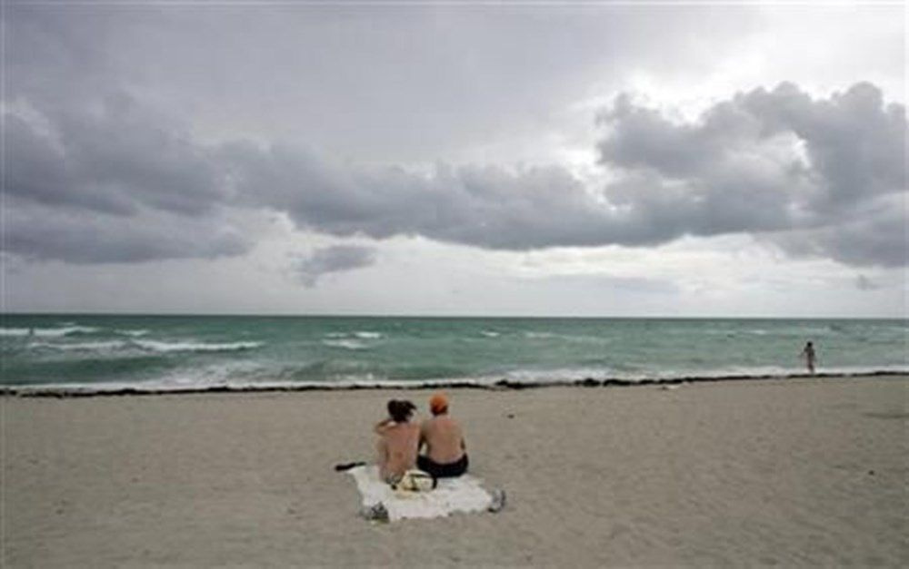 Koronavirüs önlemi: Miami'nin tüm plajları kapatılıyor