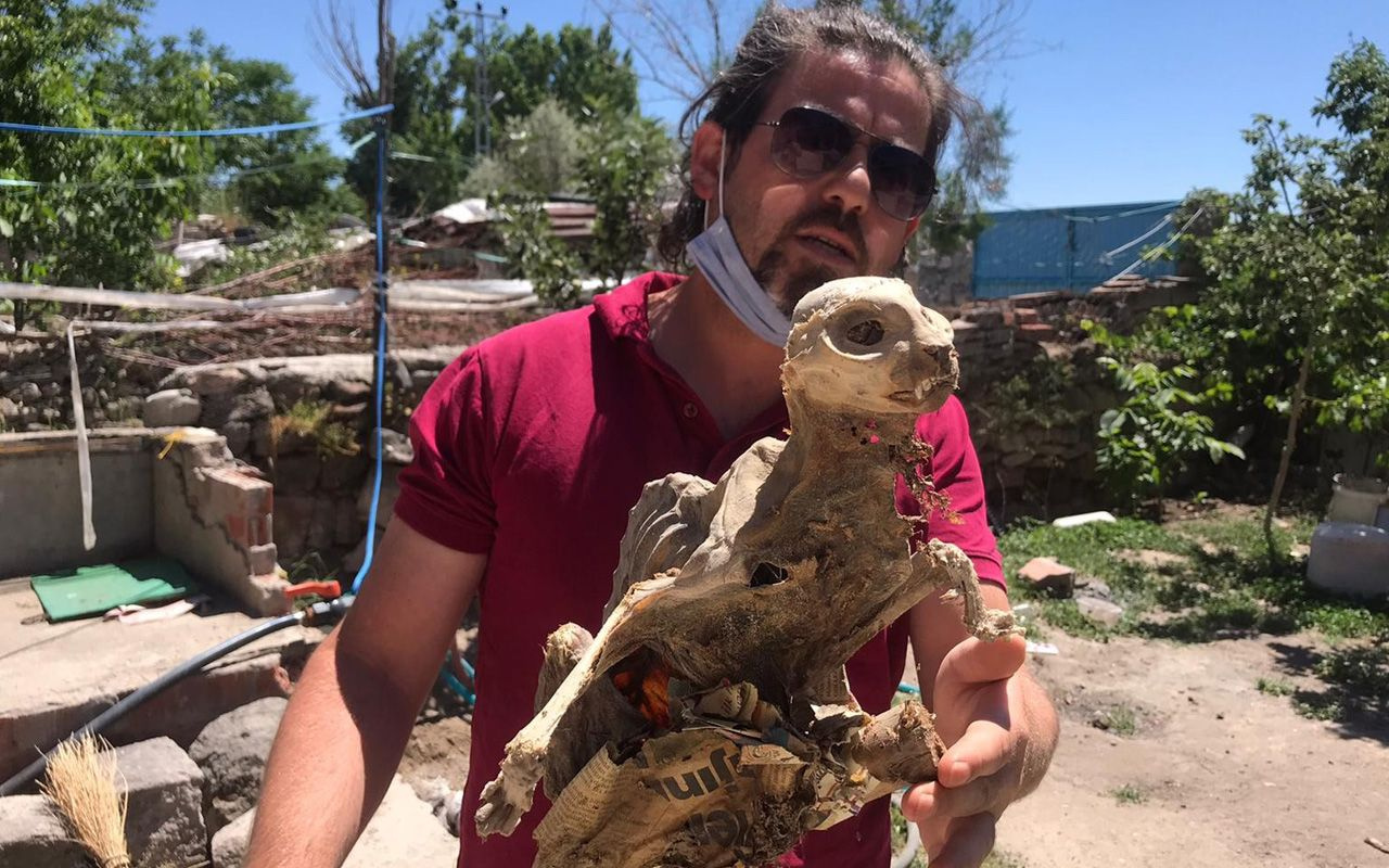 Kayseri'de evin kömürlüğünden çıkan fosili gören şaşırıp kaldı