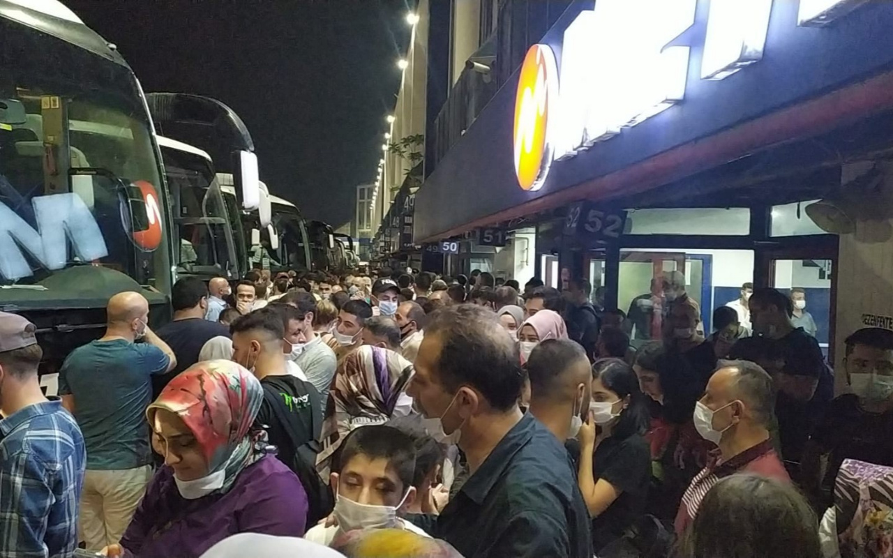 İstanbul Otogarında sosyal mesafesiz asker uğurlama yoğunluğu