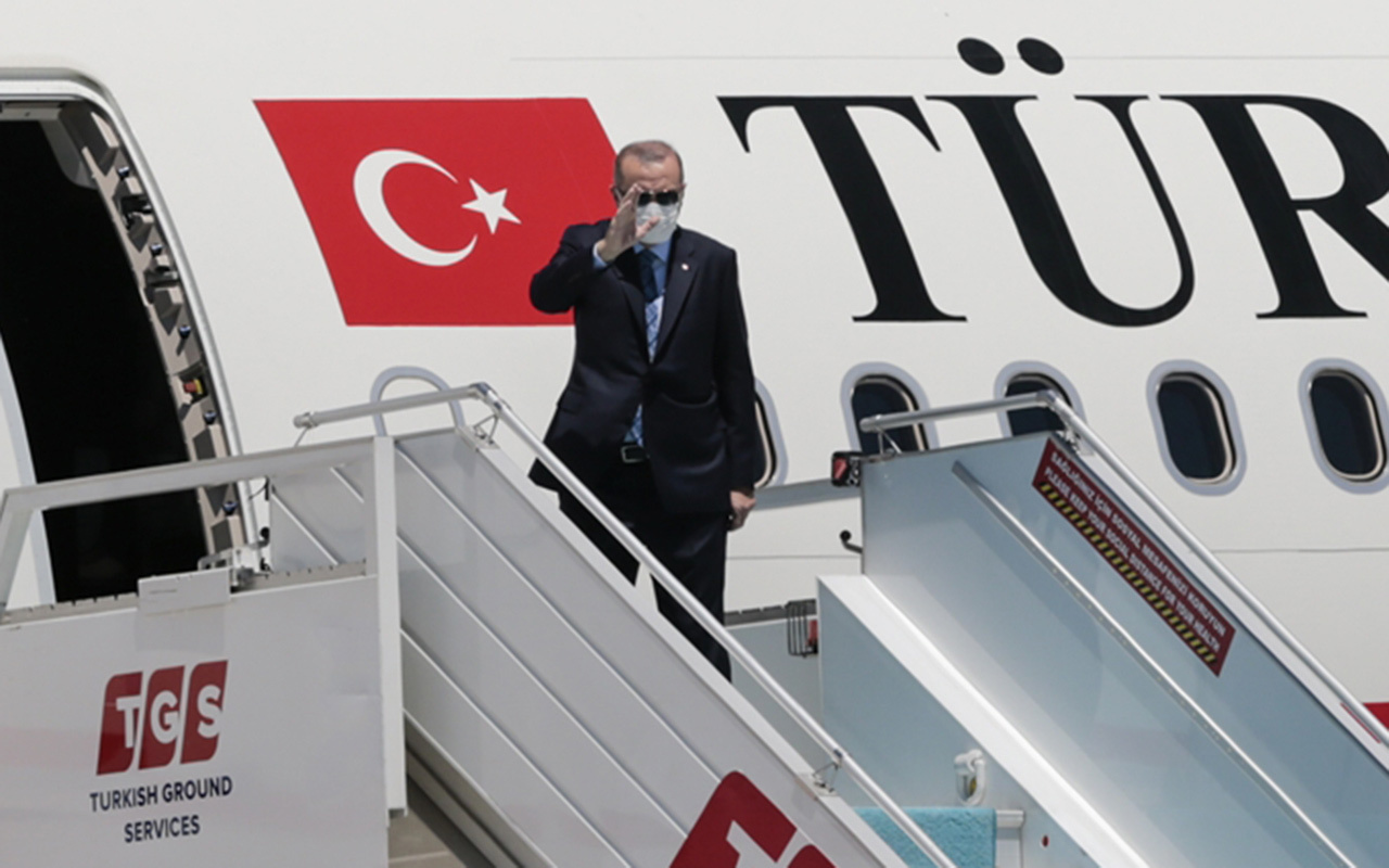 Cumhurbaşkanı Erdoğan Katar'a gitti! Korona sonrası ilk seyahat
