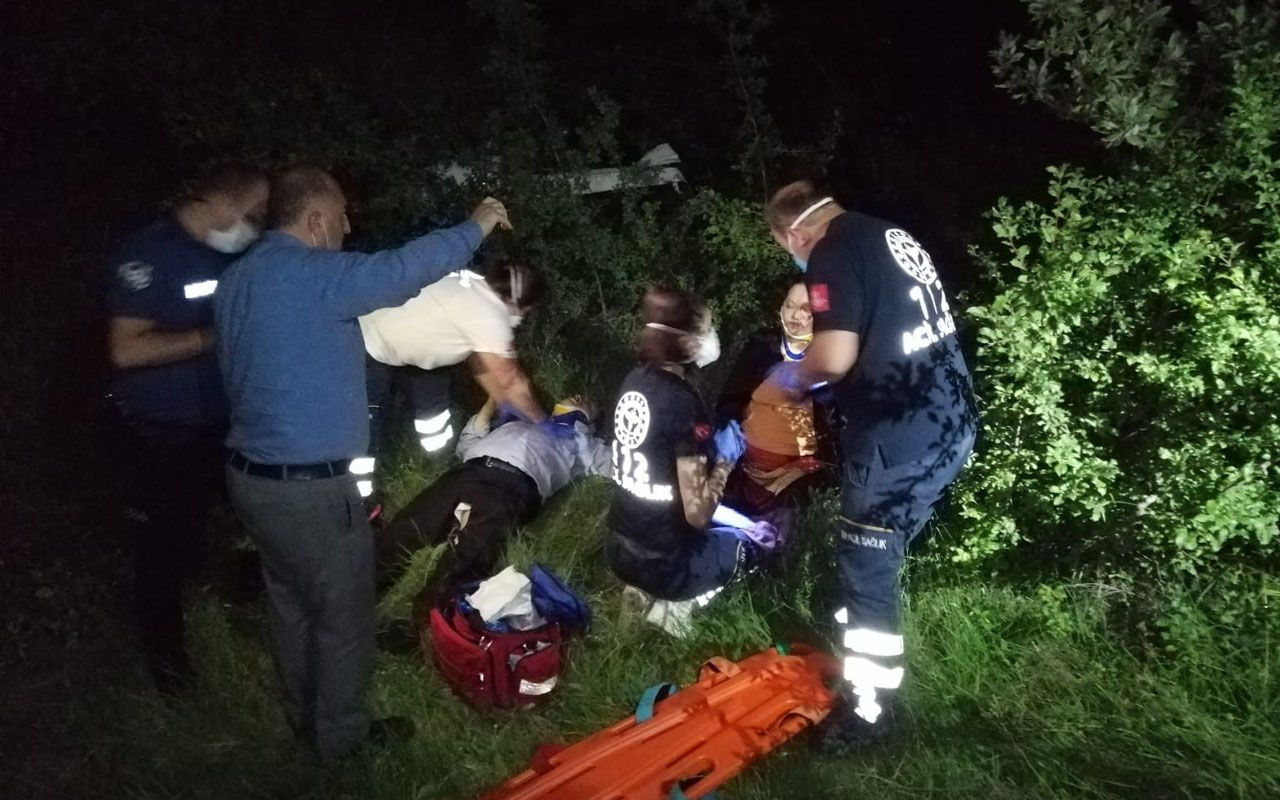 Kastamonu'da otomobil uçuruma yuvarlandı 1'i ağır 2 yaralı