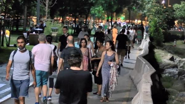 İstanbul'da maske ve sosyal mesafesiz hafta sonu! Moda ve Caddebostan...