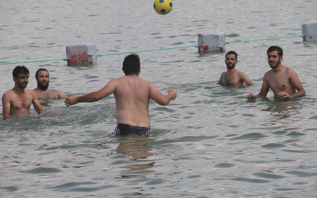 Elazığ'da Hazar Gölü vatandaşların rağbetine uğradı Bodrum'u geçer diyorlar