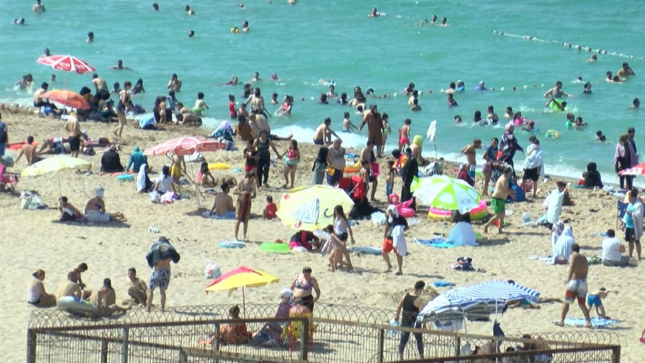İstanbullular hafta sonu plajlara akın etti