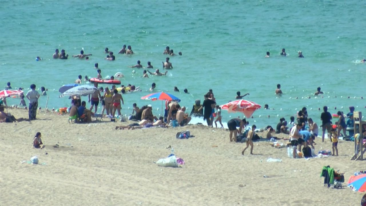 İstanbullular hafta sonu plajlara akın etti