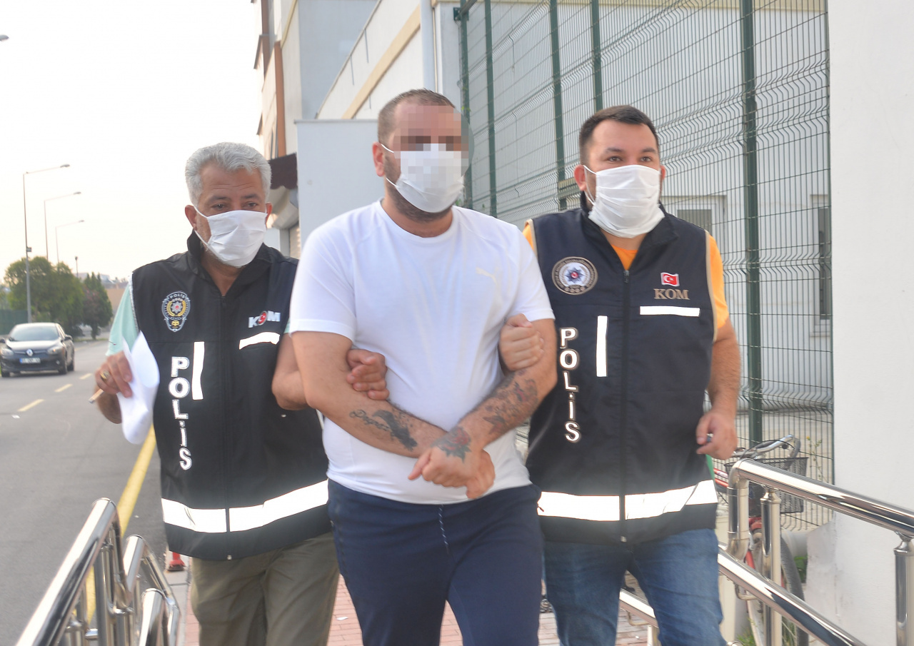 Adana Da Milyonlarca Vurgun Yapan Ceteye 22 Gozalti Internet Haber