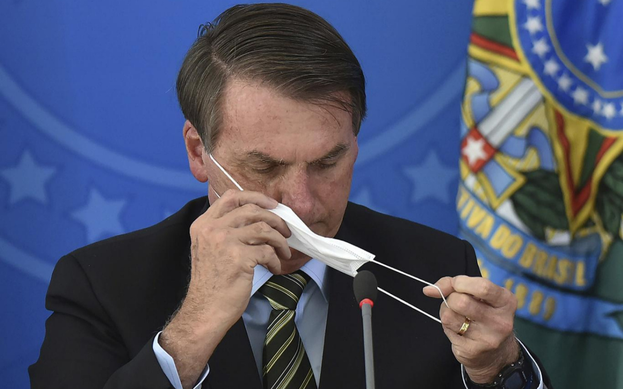 Brezilya Devlet Başkanı Bolsonaro koronavirüse yakalandı deniyor! Ateşi yüksek