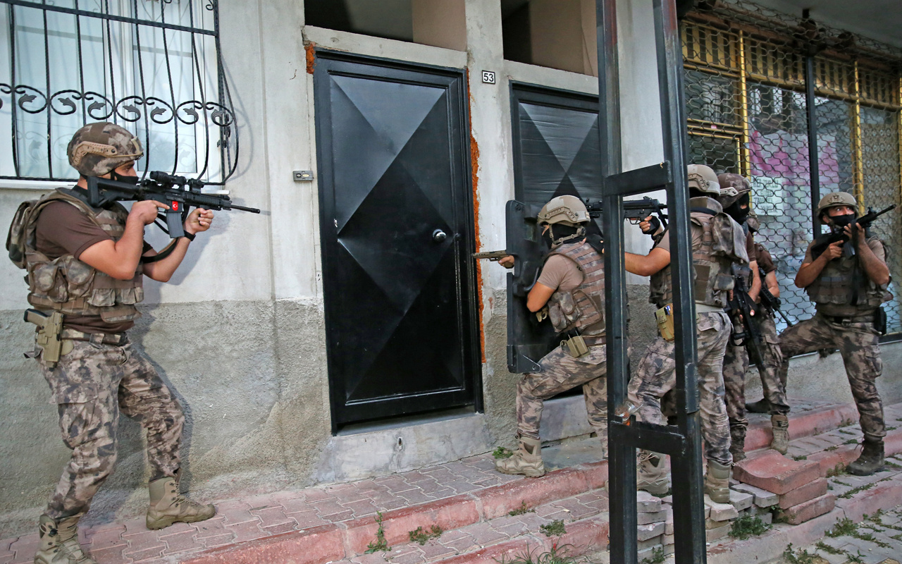 Adana Da Polis Uyusturucu Saticilarina Goz Actirmadi Safak Vakti Operasyon Internet Haber