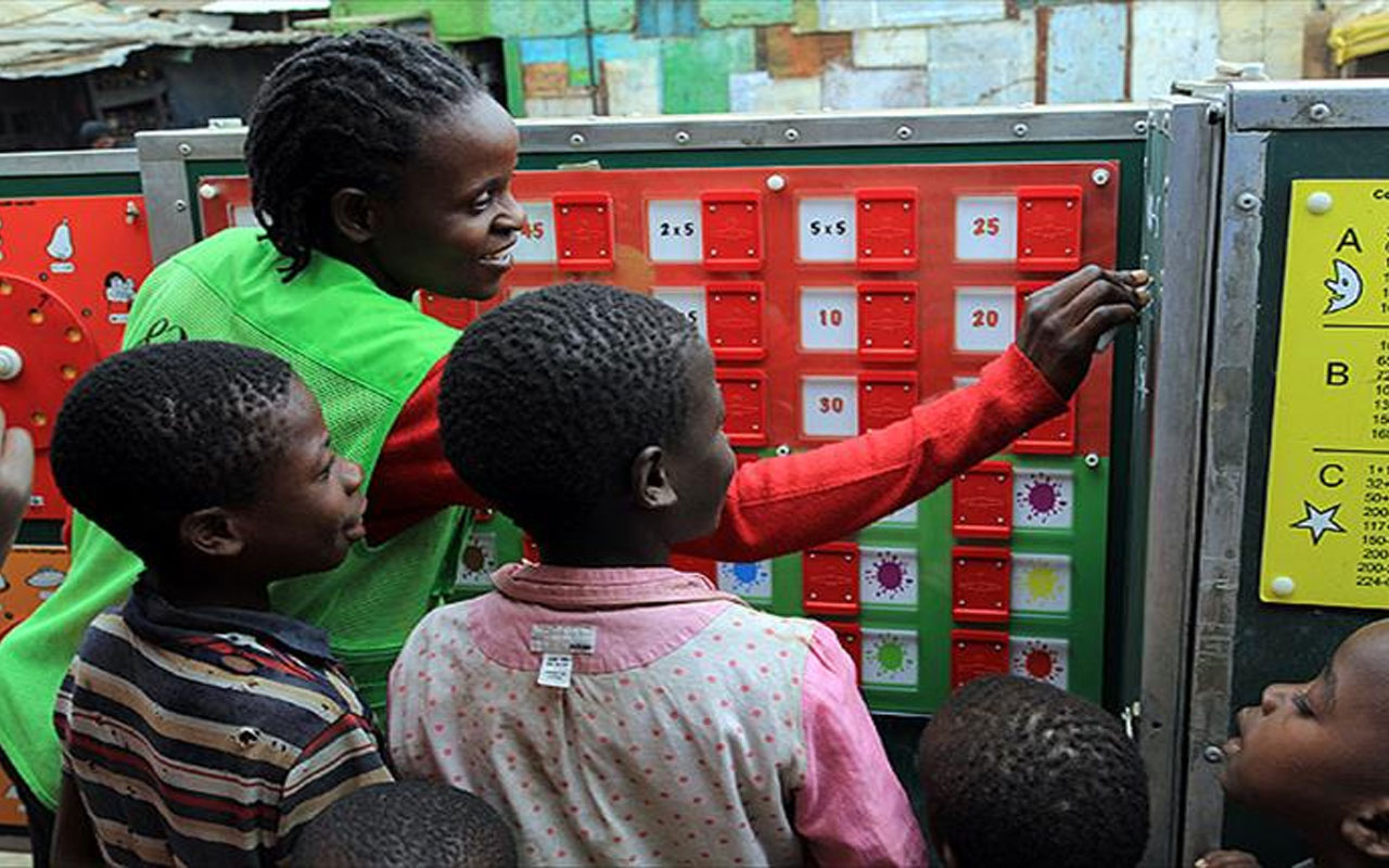 Kenya'da okullar 2021'e kadar kapalı kalacak