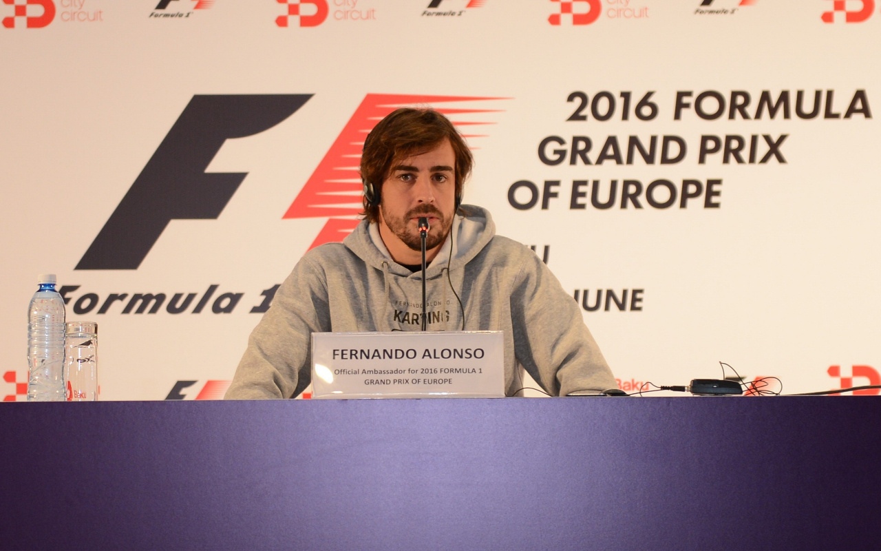 Şampiyon pilot Fernando Alonso Formula 1'e geri döndü