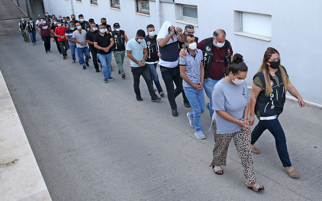 Adana'da polisin çökerttiği çetenin şifreli konuşması! Çay içmek ister misin..