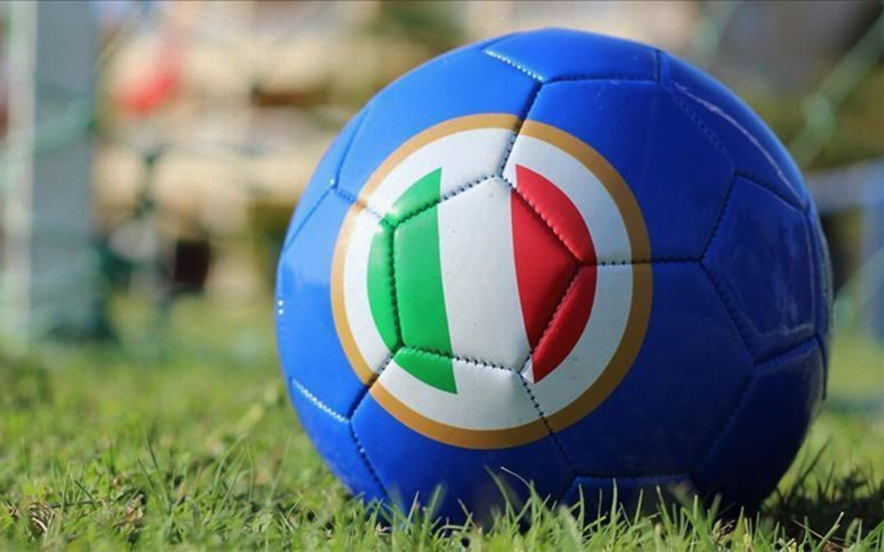 İtalya Serie A'da kulüpler ligin seyircili maçlarla tamamlanmasını istiyor