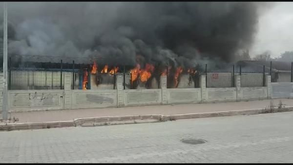 Esenyurt'ta işçilerin kaldığı konteynerlerde yangın